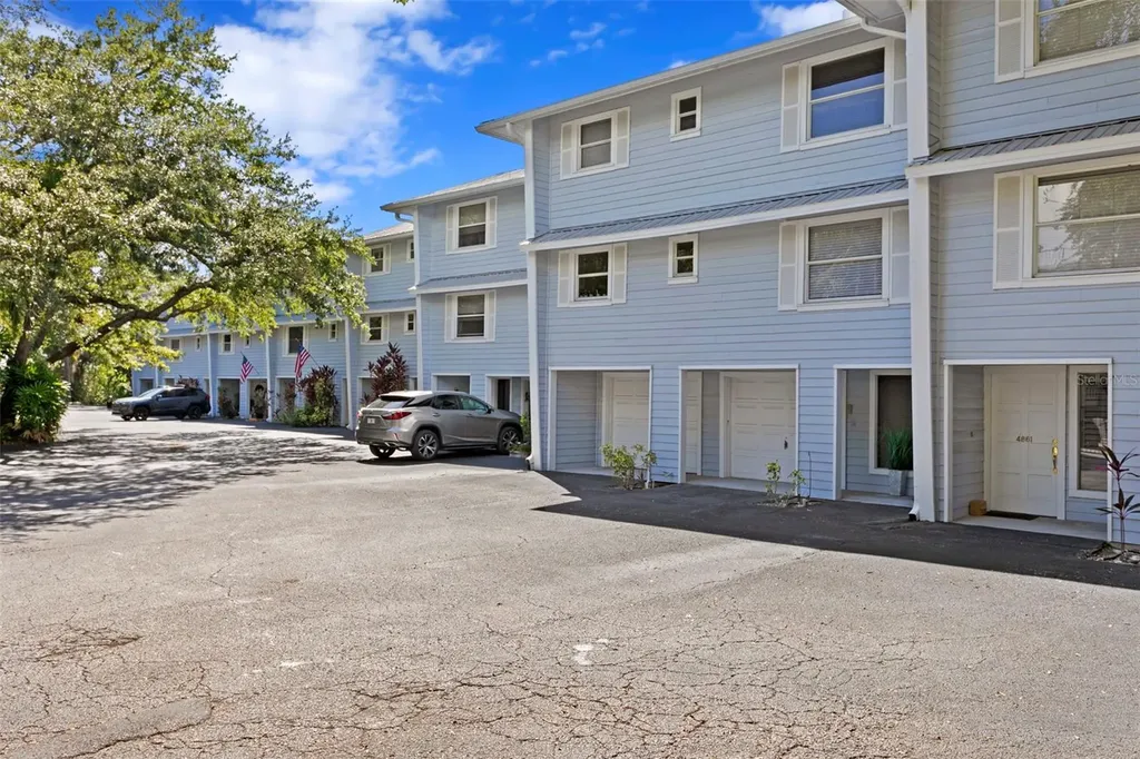 4863 W Flamingo Road Tampa FL 33611