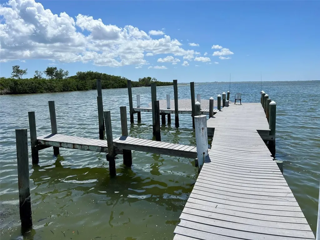 4863 W Flamingo Road Tampa FL 33611