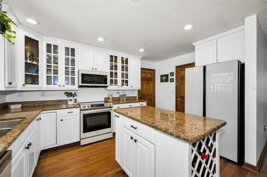 11046 Lakeview Drive New Port Richey FL 34654