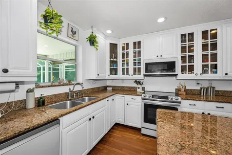 11046 Lakeview Drive New Port Richey FL 34654