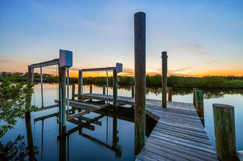 1462 N Jasmine Avenue Tarpon Springs FL 34689