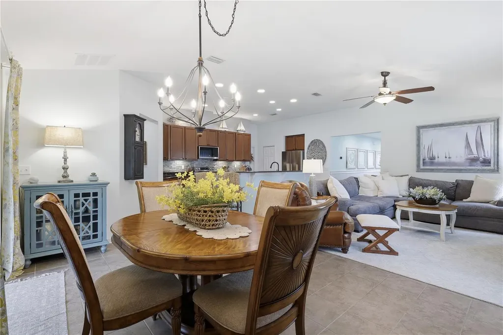 122 S Hummingbird Place Palm Coast FL 32164