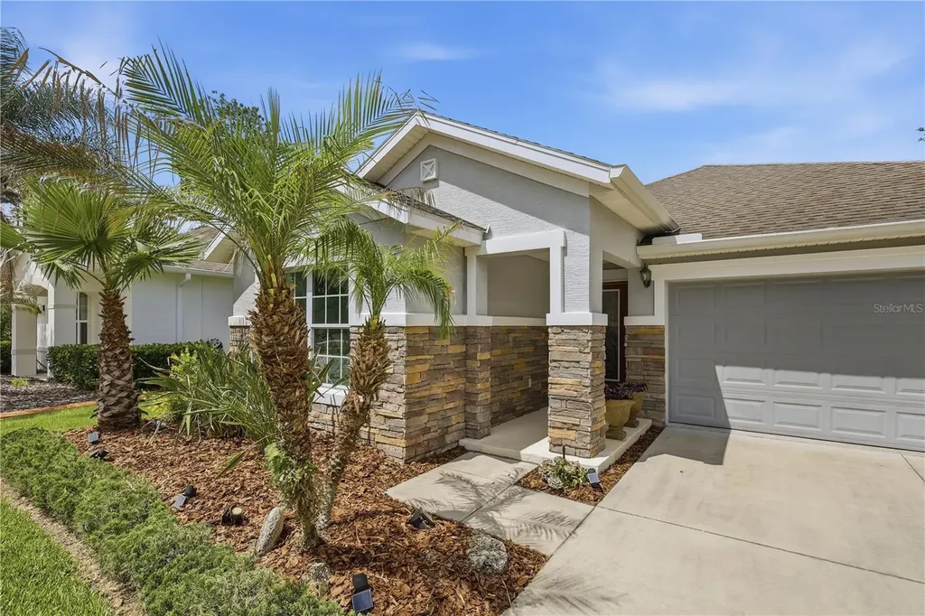 122 S Hummingbird Place Palm Coast FL 32164