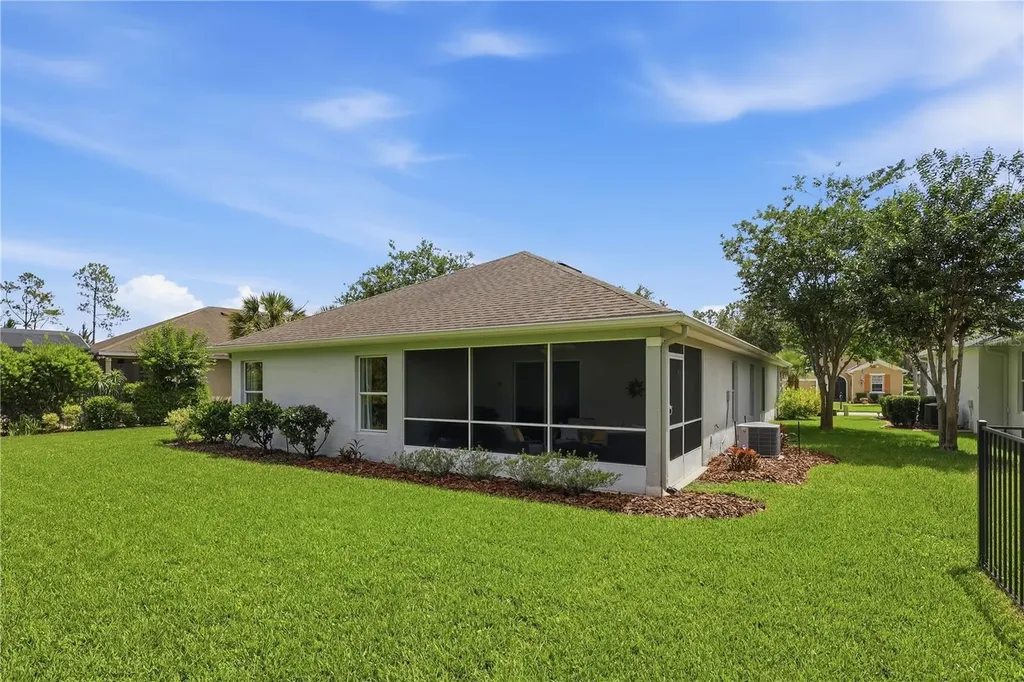 122 S Hummingbird Place Palm Coast FL 32164
