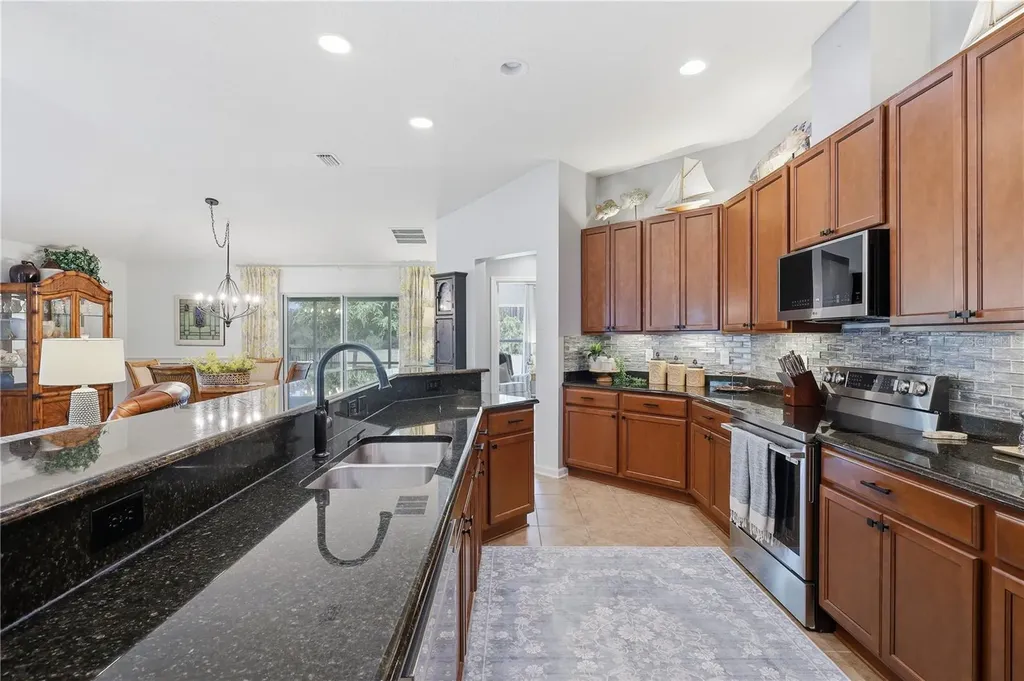 122 S Hummingbird Place Palm Coast FL 32164