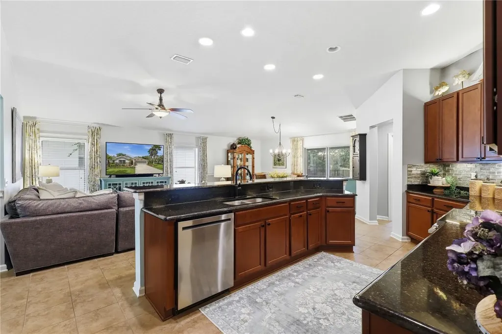 122 S Hummingbird Place Palm Coast FL 32164