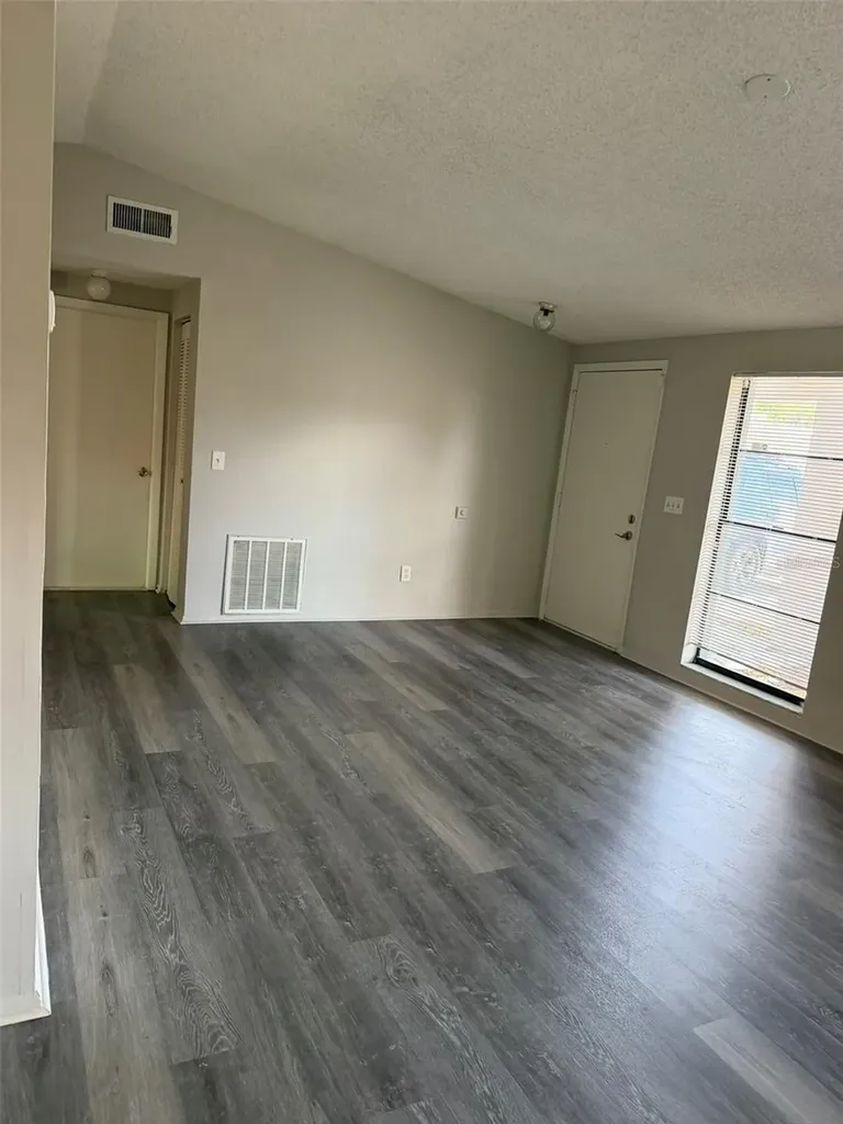 9601 Shalimar Court Tampa FL 33615