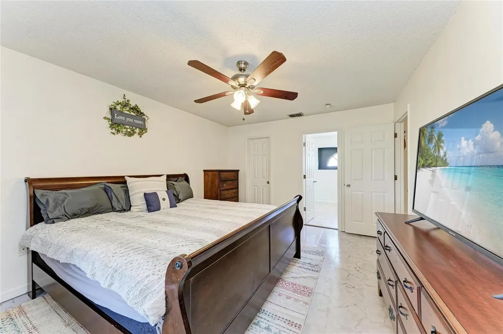 3543 65th Avenue Circle E Sarasota FL 34243
