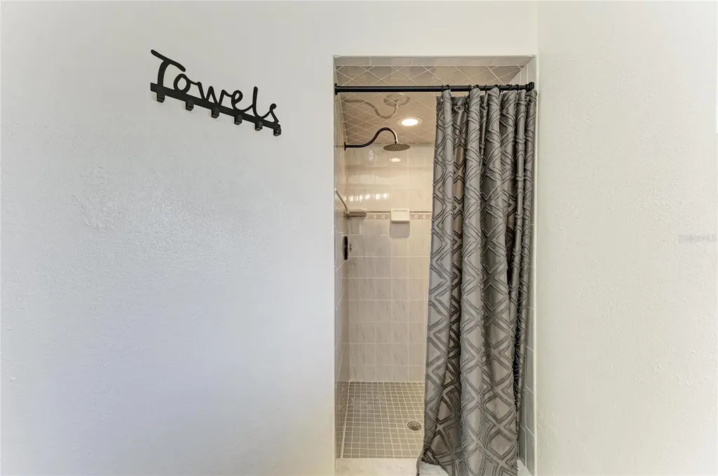 3543 65th Avenue Circle E Sarasota FL 34243