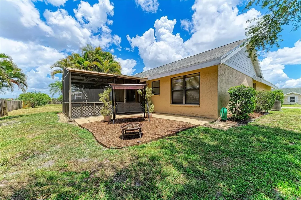 3543 65th Avenue Circle E Sarasota FL 34243