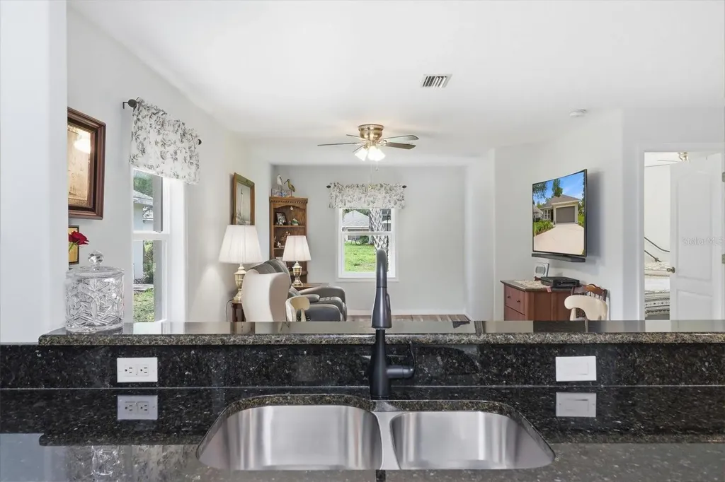 1912 N Havershall Point Crystal River FL 34429