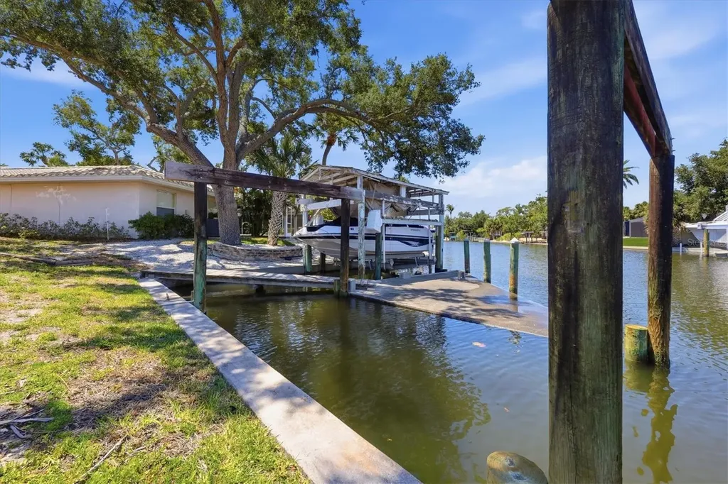 5108 Sandy Shore Avenue Sarasota FL 34242