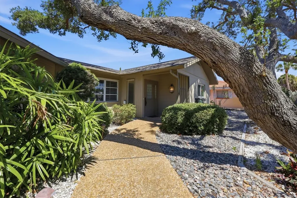5108 Sandy Shore Avenue Sarasota FL 34242
