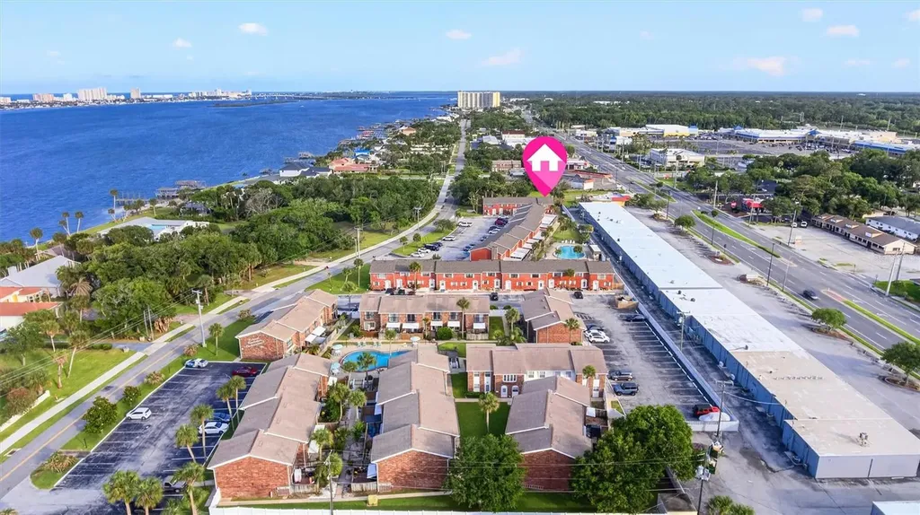 2250 S Palmetto Avenue South Daytona FL 32119