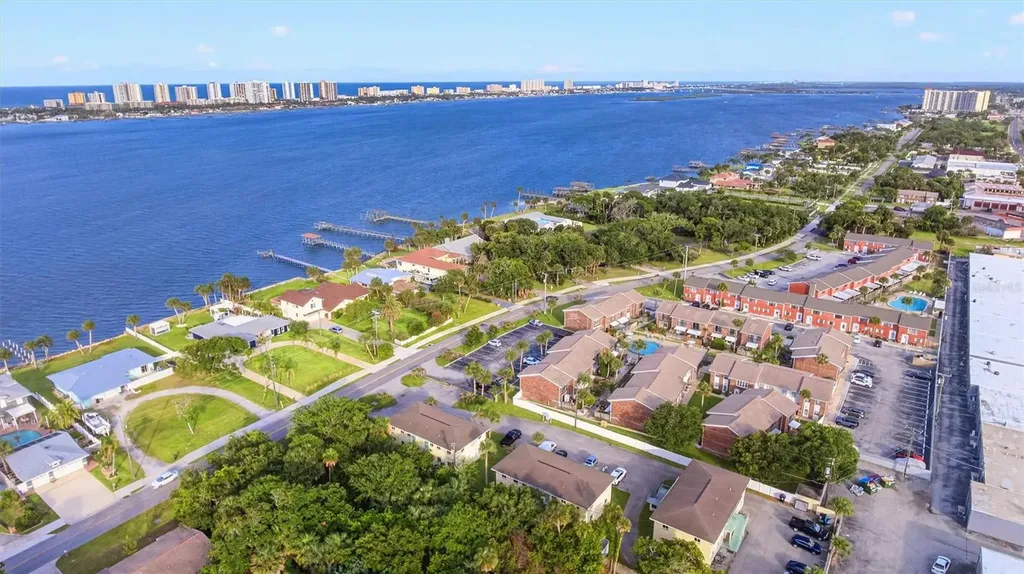 2250 S Palmetto Avenue South Daytona FL 32119