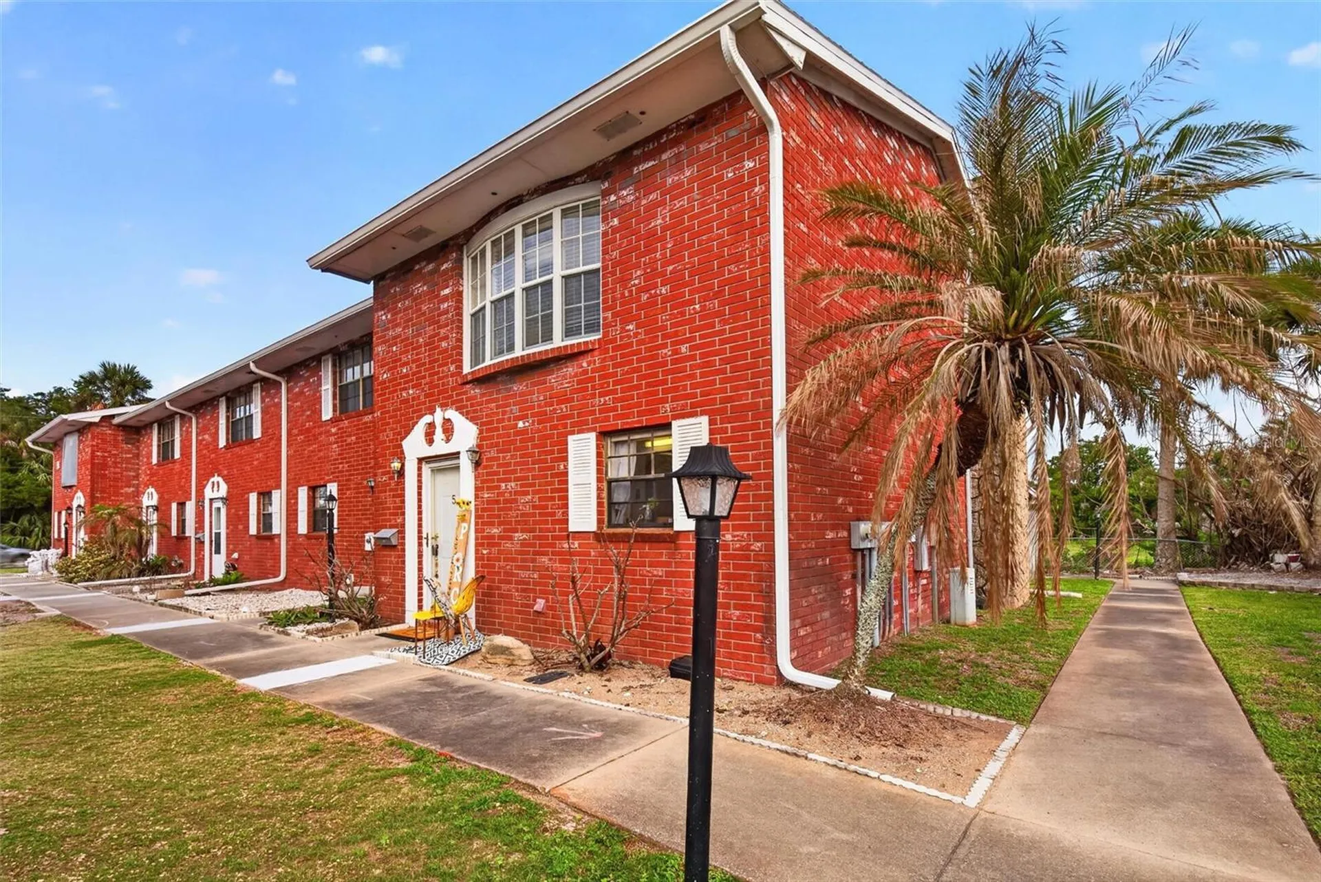 2250 S Palmetto Avenue South Daytona FL 32119
