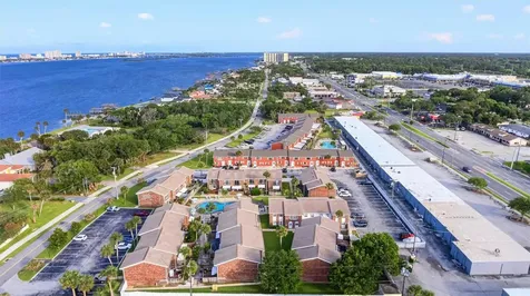 2250 S Palmetto Avenue South Daytona FL 32119