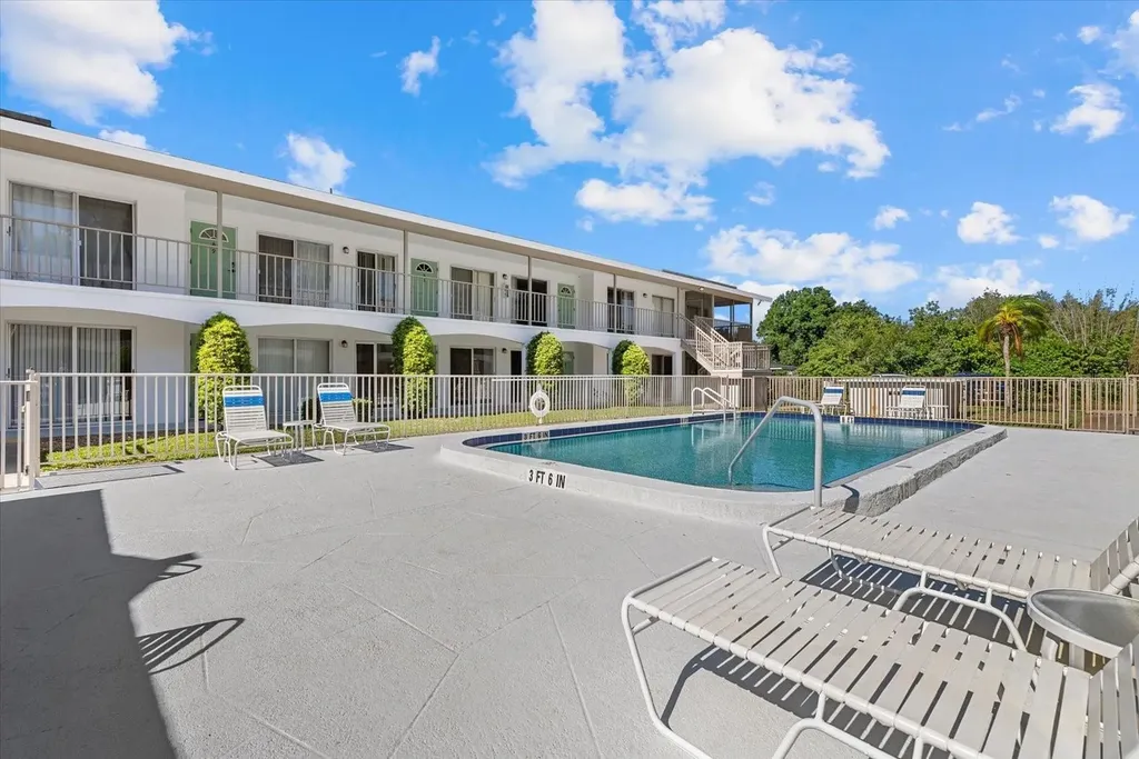 4035 S School Avenue Sarasota FL 34231