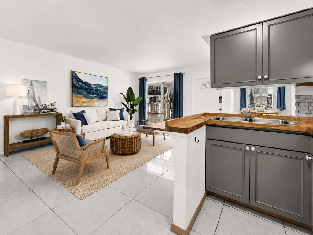 4035 S School Avenue Sarasota FL 34231