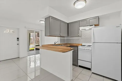 4035 S School Avenue Sarasota FL 34231