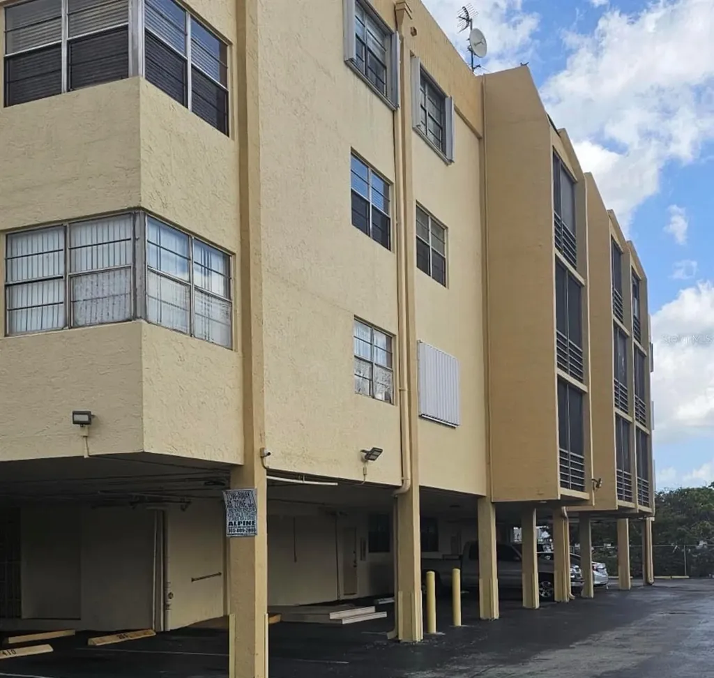 6831 W 14 Court Hialeah FL 33014