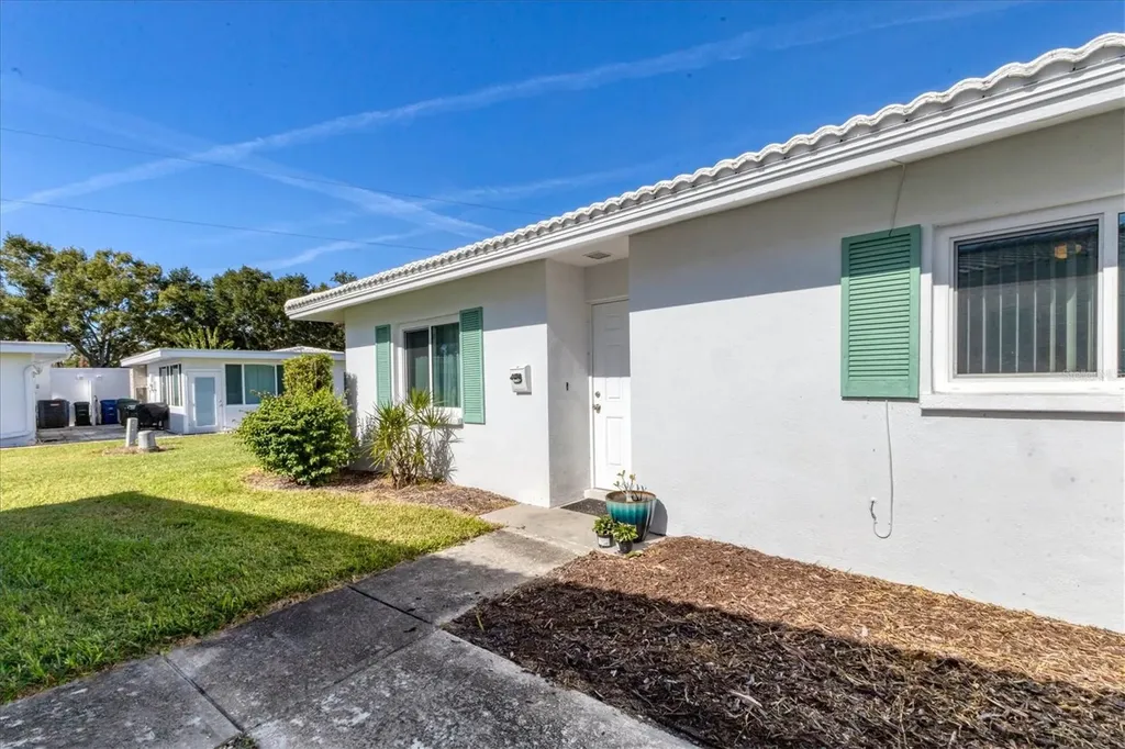 1815 Roxane Way Sarasota FL 34235