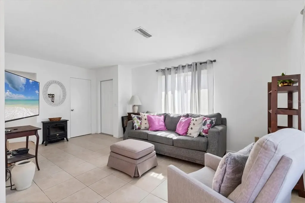 1815 Roxane Way Sarasota FL 34235