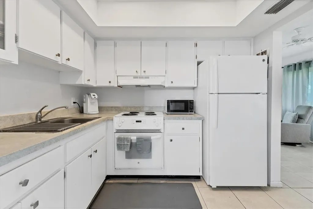 1815 Roxane Way Sarasota FL 34235