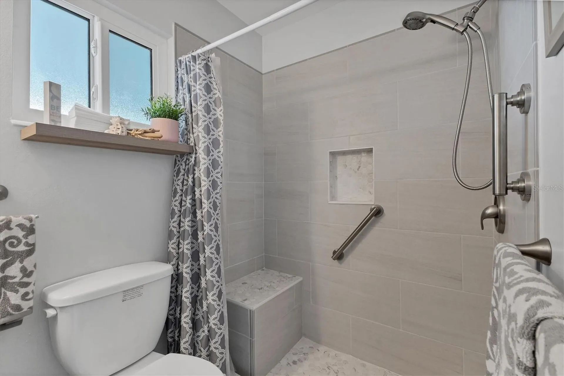 1815 Roxane Way Sarasota FL 34235
