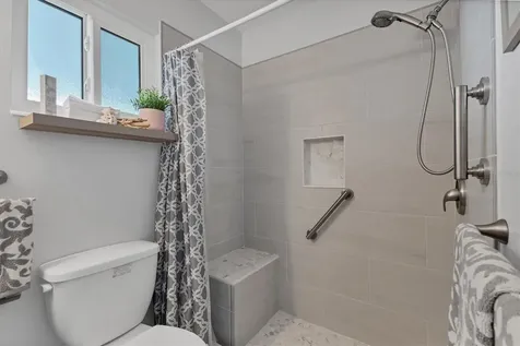 1815 Roxane Way Sarasota FL 34235