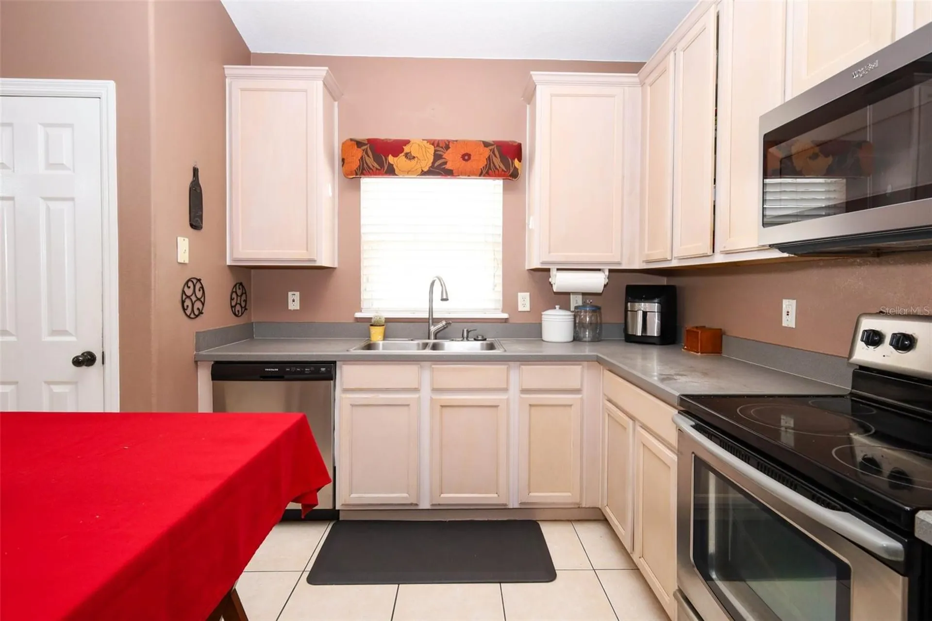 411 Lynn Street Oviedo FL 32765