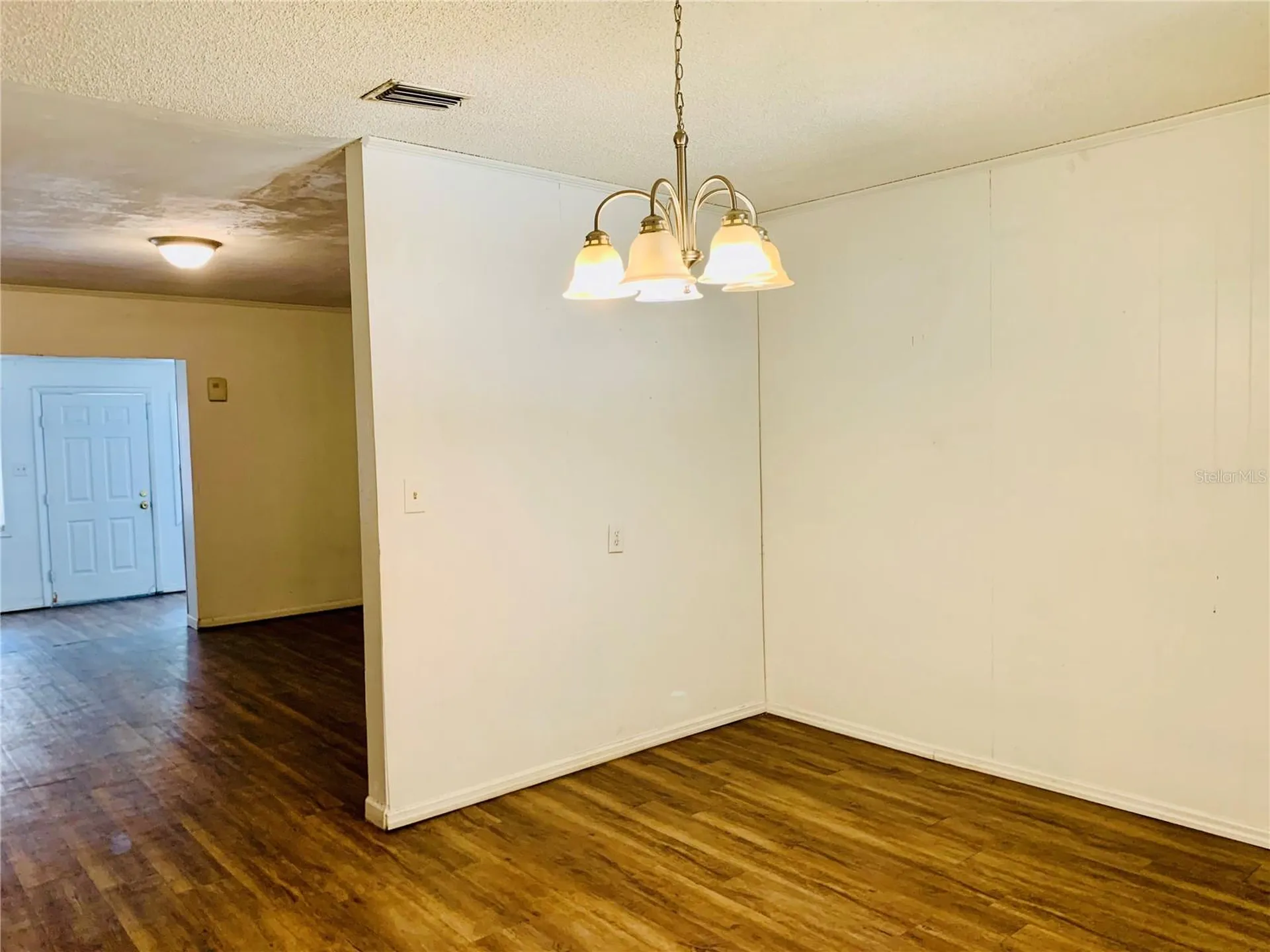 5200 N Apopka Vineland Road Orlando FL 32818