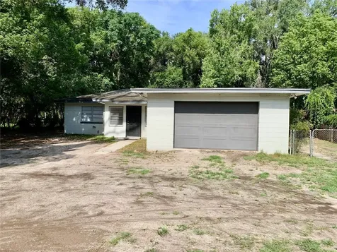 5200 N Apopka Vineland Road Orlando FL 32818
