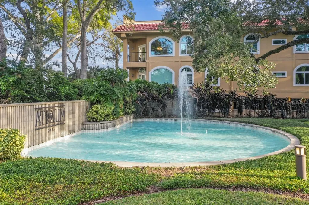 2413 Bayshore Boulevard Tampa FL 33629