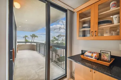 2413 Bayshore Boulevard Tampa FL 33629