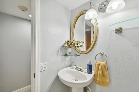 2413 Bayshore Boulevard Tampa FL 33629