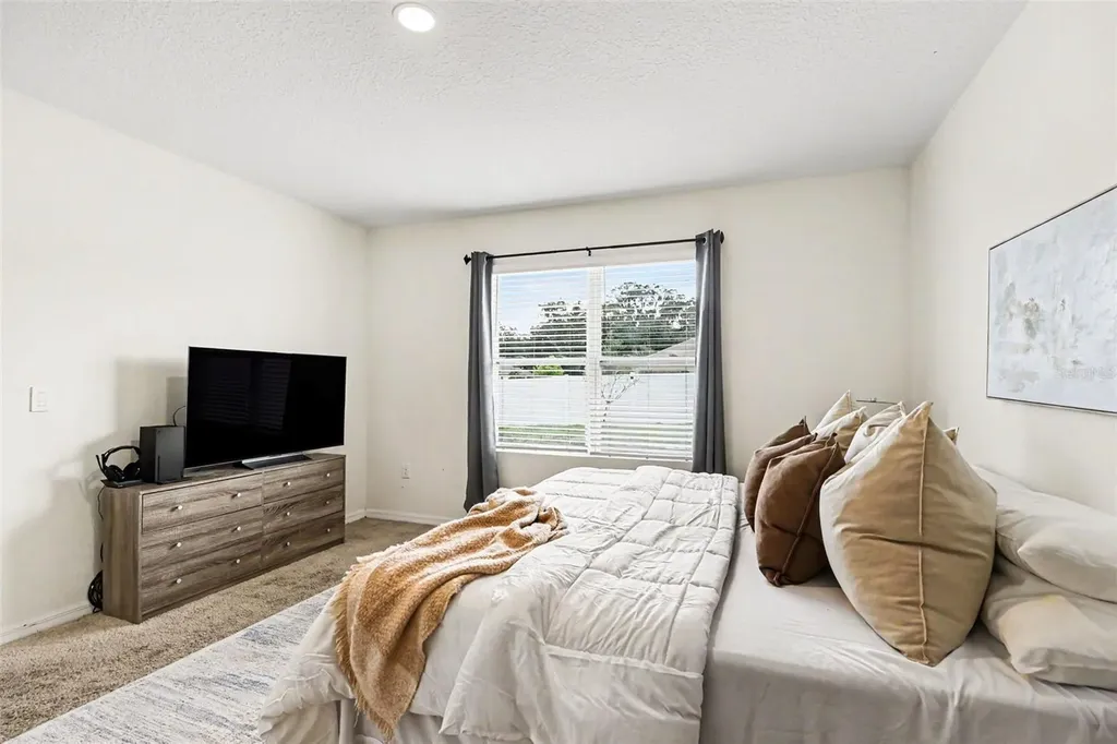 1956 Egret Meadows Avenue Kissimmee FL 34744