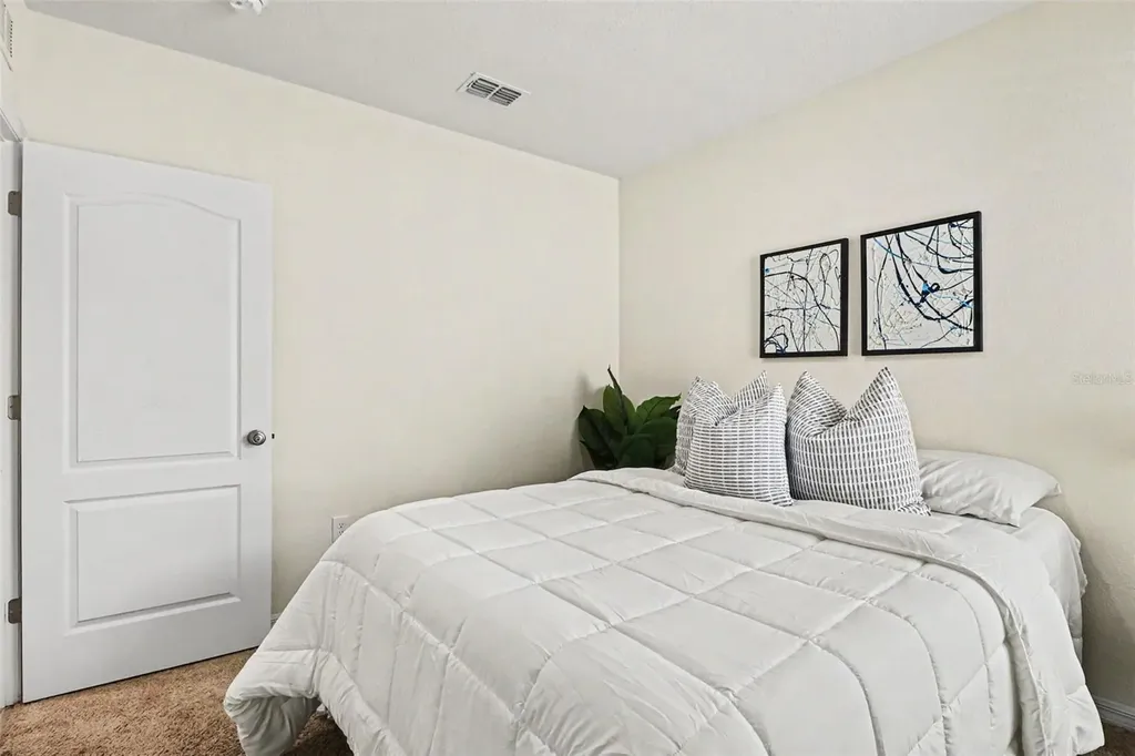 1956 Egret Meadows Avenue Kissimmee FL 34744