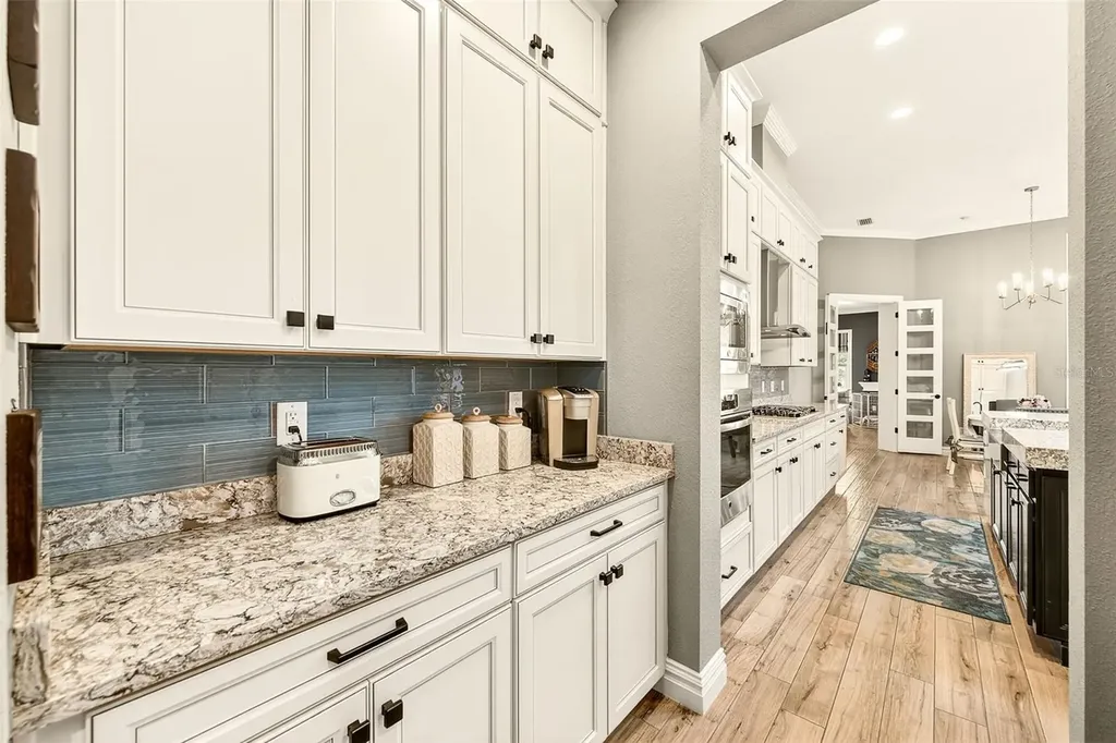 6951 Crestpoint Drive Apollo Beach FL 33572