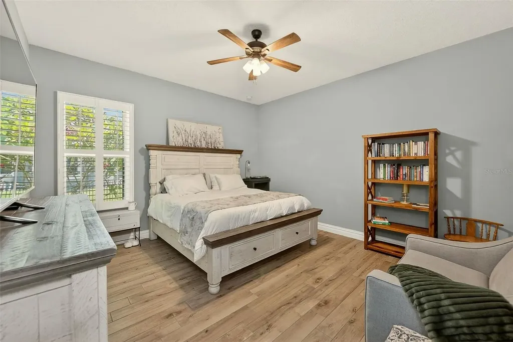 6951 Crestpoint Drive Apollo Beach FL 33572