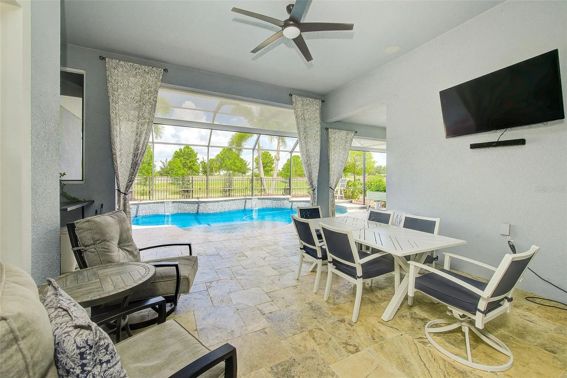 6951 Crestpoint Drive Apollo Beach FL 33572