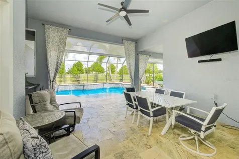 6951 Crestpoint Drive Apollo Beach FL 33572