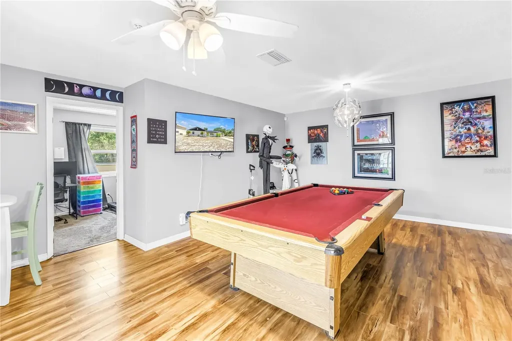 687 Jasmine Way S St Petersburg FL 33705