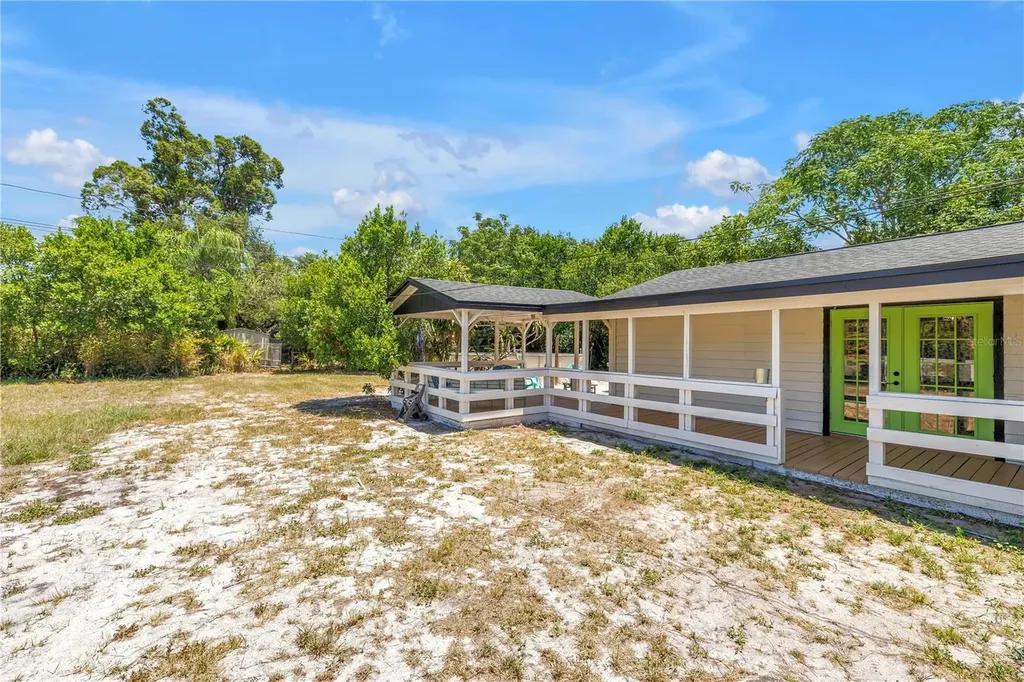 687 Jasmine Way S St Petersburg FL 33705