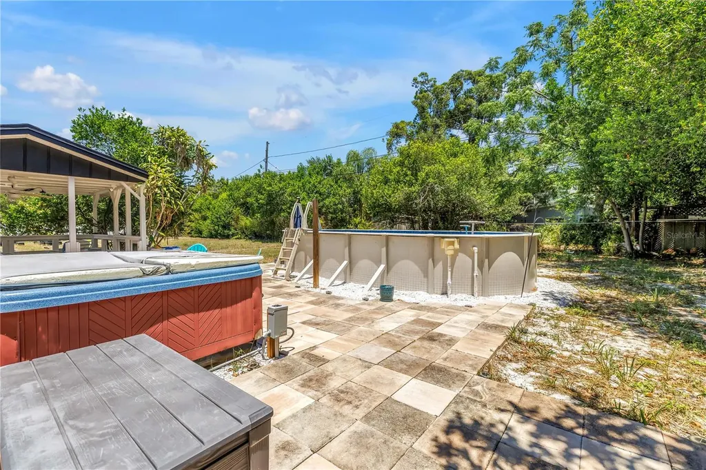 687 Jasmine Way S St Petersburg FL 33705