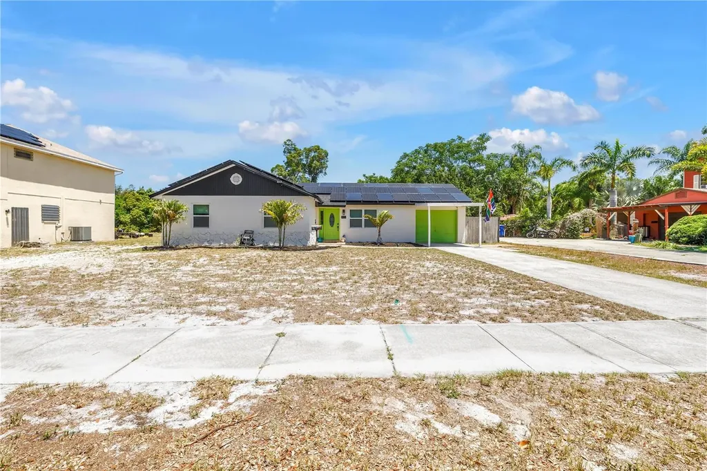 687 Jasmine Way S St Petersburg FL 33705