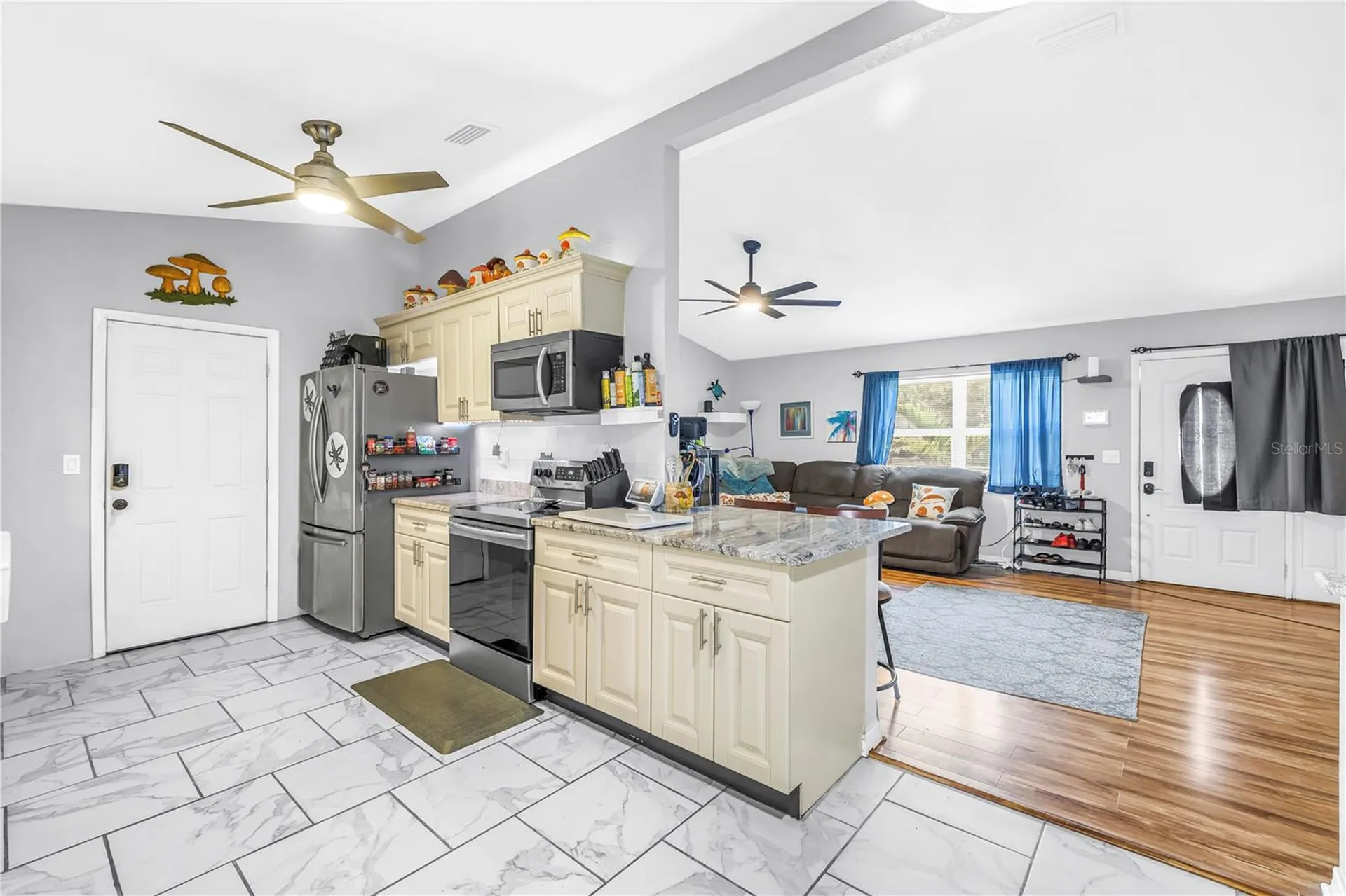 687 Jasmine Way S St Petersburg FL 33705