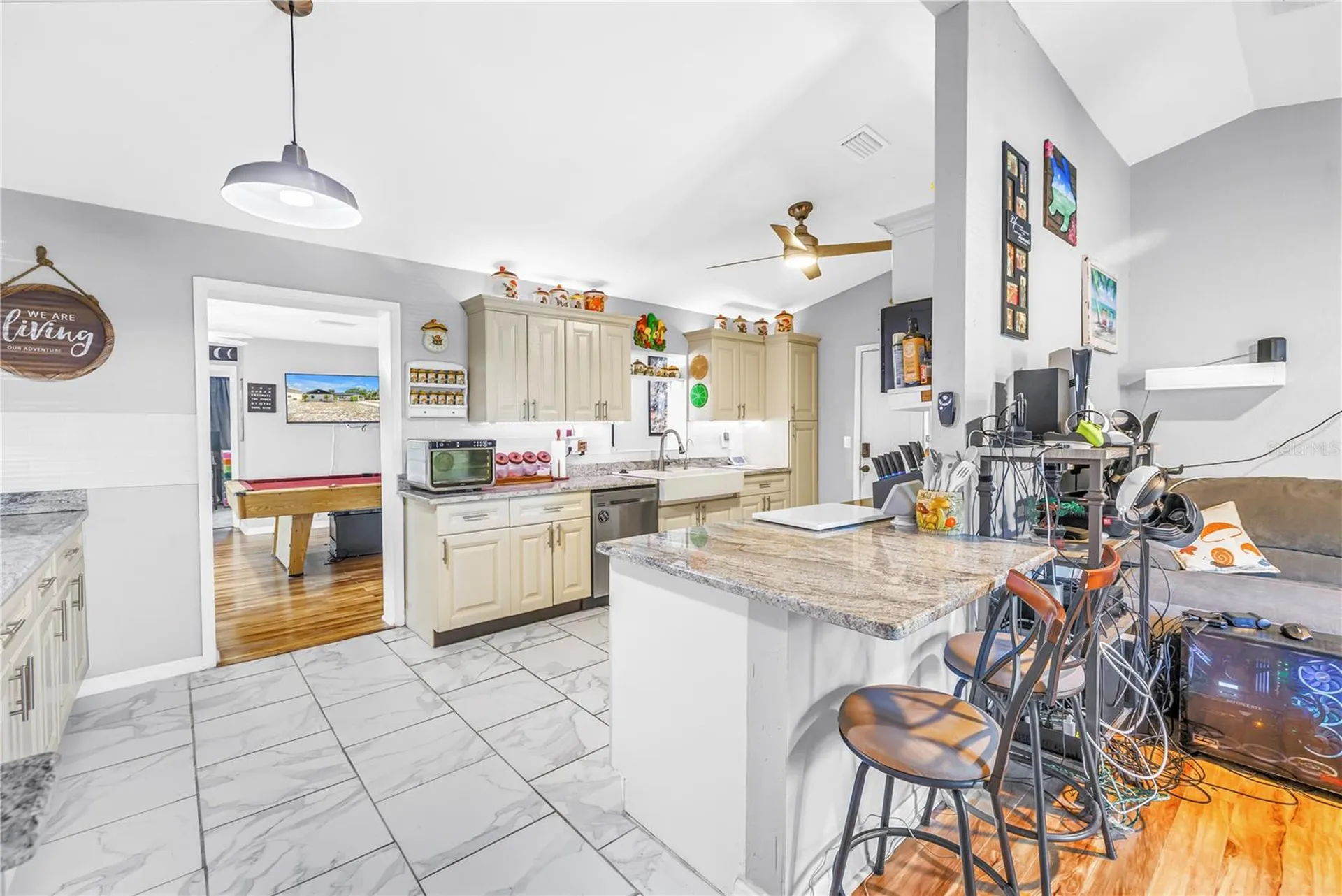 687 Jasmine Way S St Petersburg FL 33705