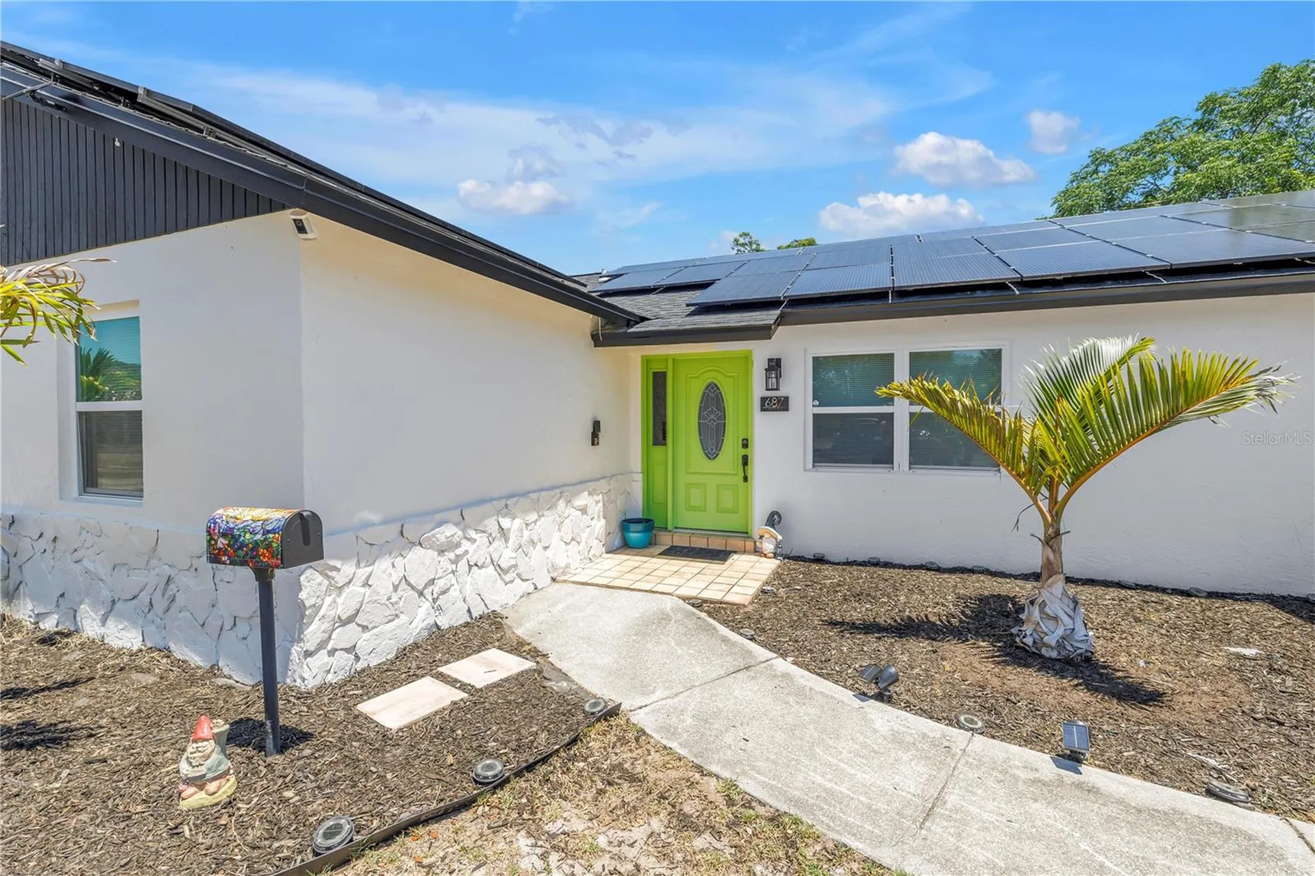 687 Jasmine Way S St Petersburg FL 33705