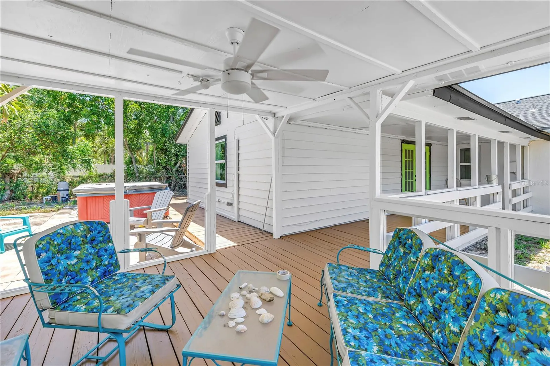 687 Jasmine Way S St Petersburg FL 33705